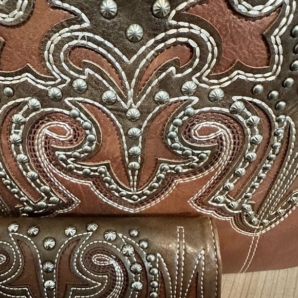 Montana West Brown Embroidered Women's Bag concealed carry section with wallet - Picture 3 of 11
